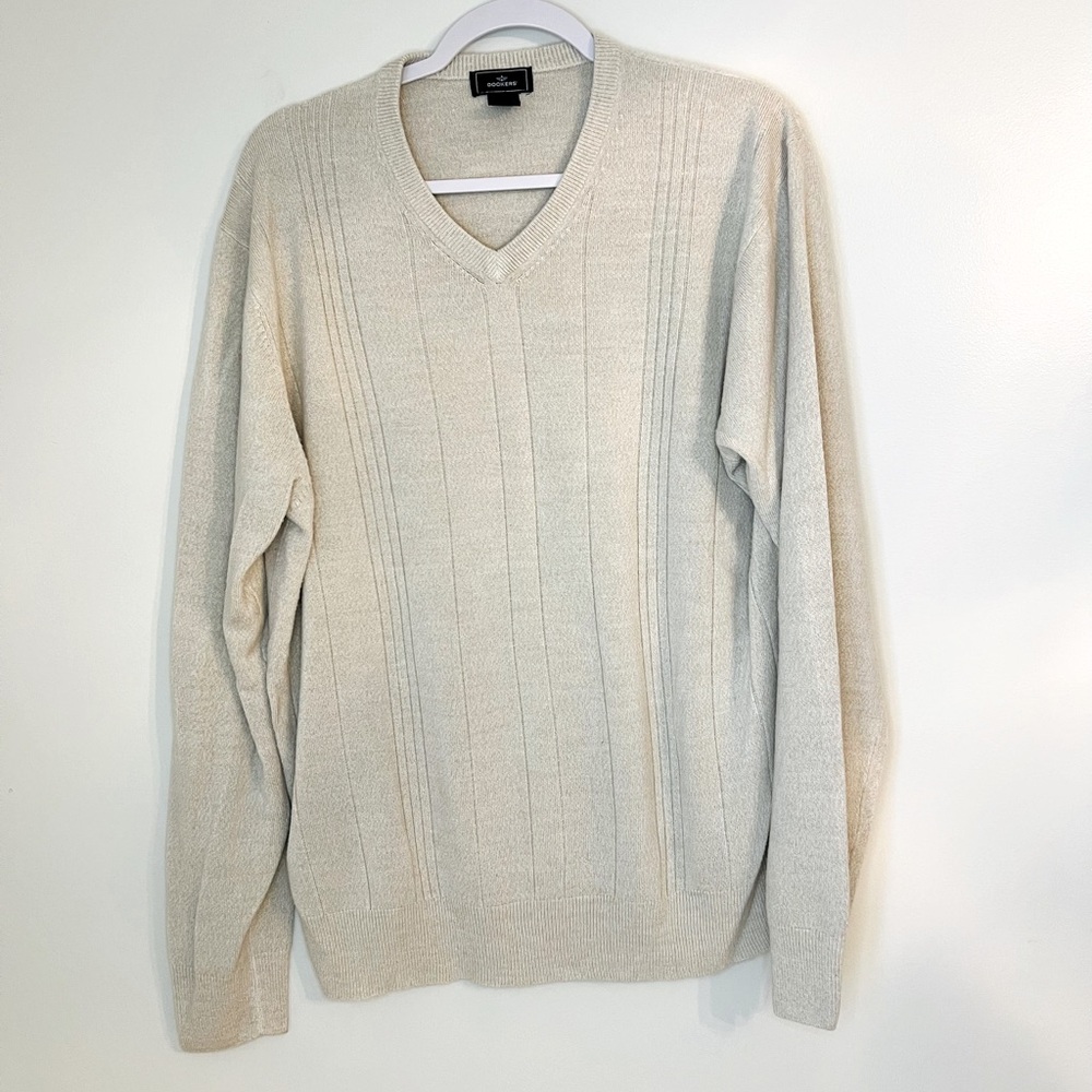 Dockers Men’s V-Neck Lightweight Sweater